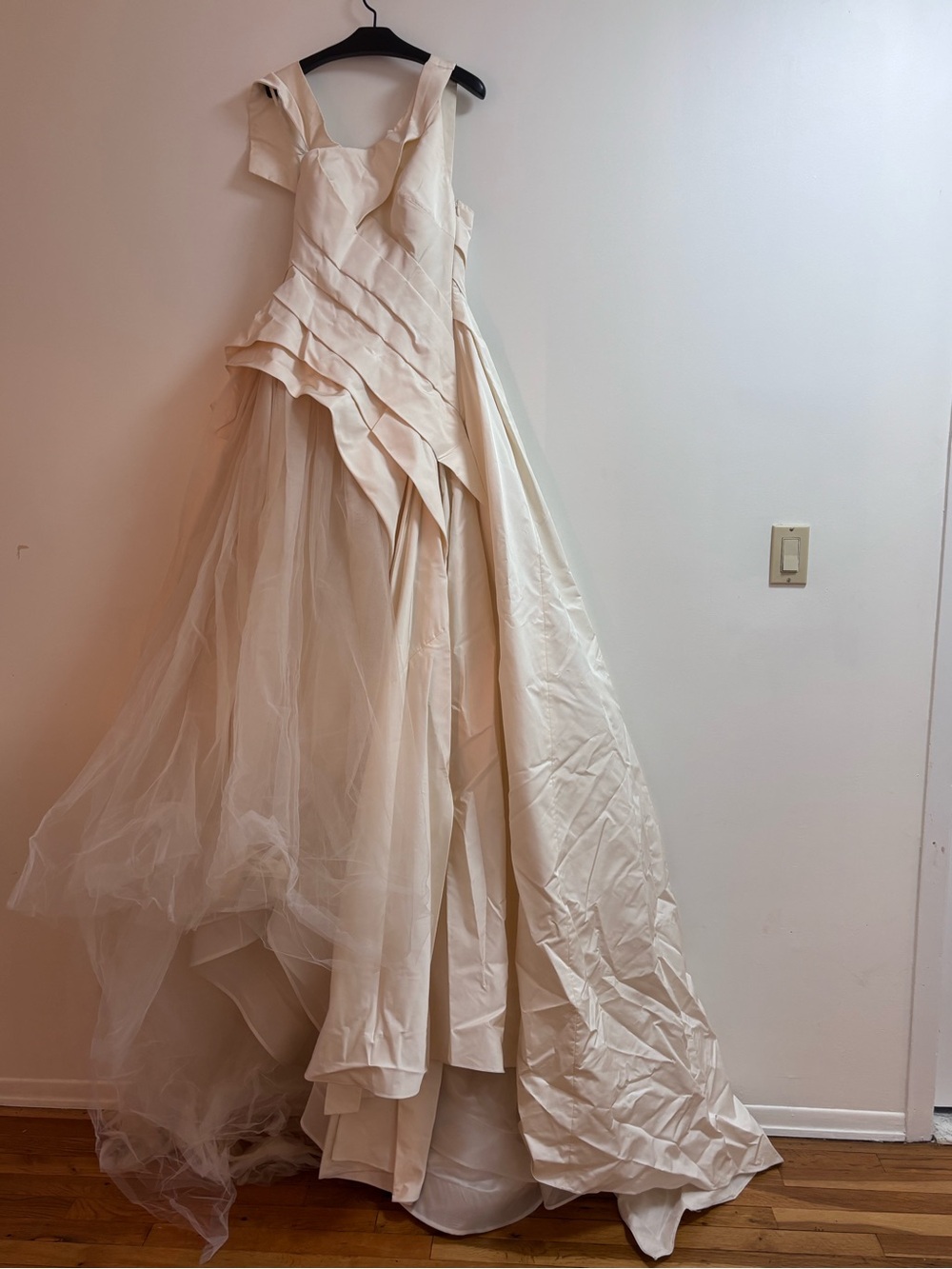 Vera Wang Bride x Pronovias Cream Layered Tulle Ball Gown